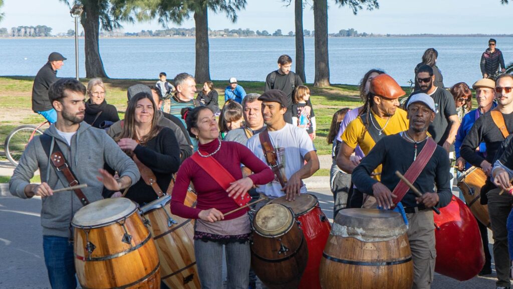 Tambores en la laguna
