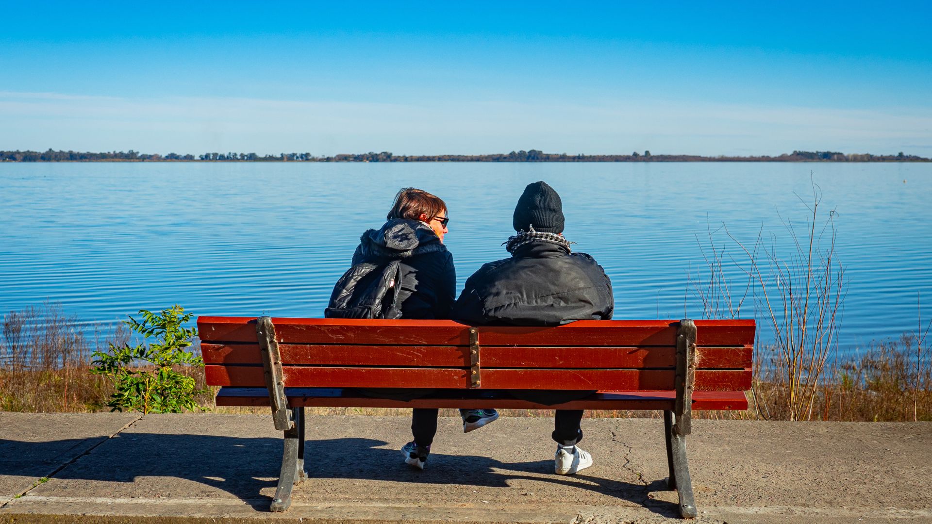 Pareja en la laguna de Chascomús