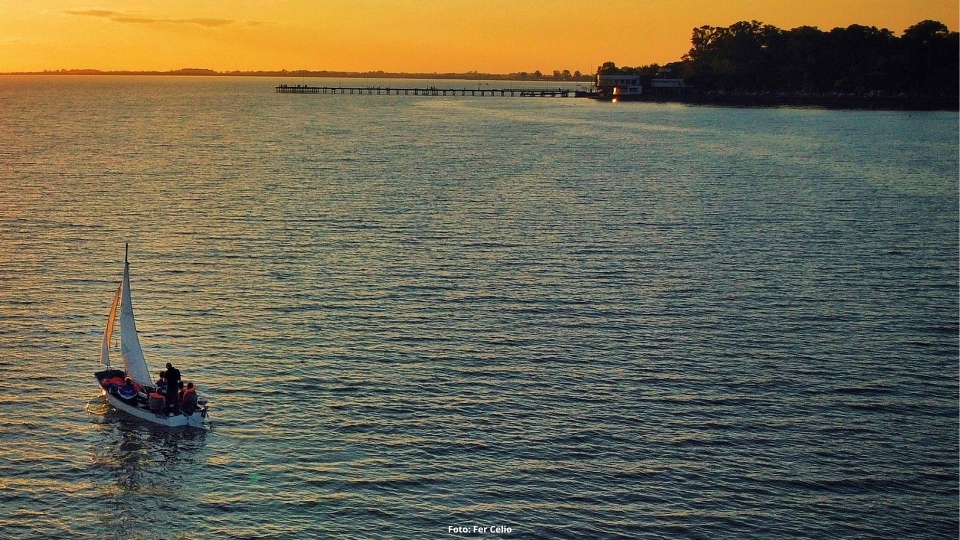 Atardecer en la laguna de Chascomús